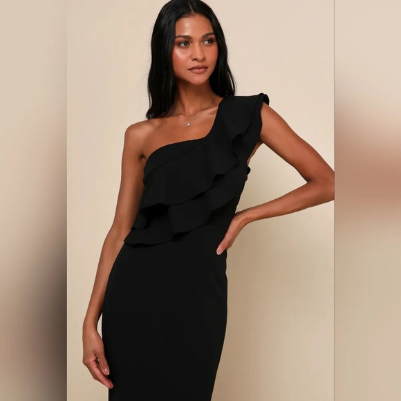 Lulu's Grand Beauty Black Ruffled One-Shoulder Mermaid Maxi Dress Wedding Party - Picture 3 of 11